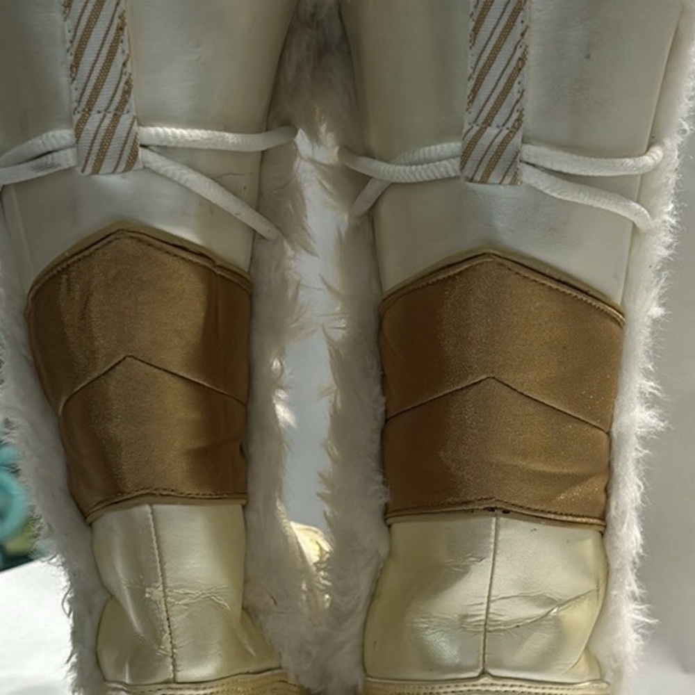 🔥SOLD🔥Nike Womens White/gold Faux Fur Trim Insulated Winter Boot Zip Pom Pom Tie - Picture 9 of 14